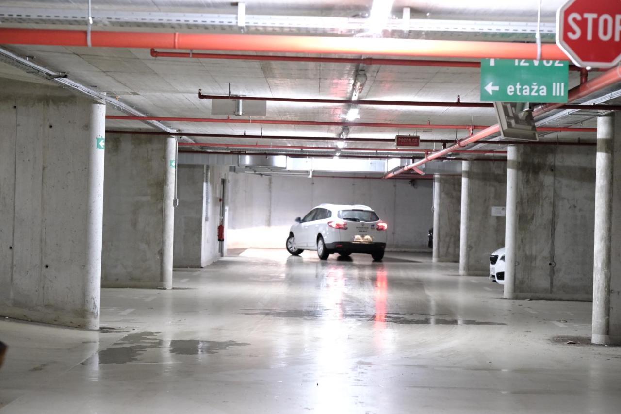 Central Apartment Maister คราน ภายนอก รูปภาพ