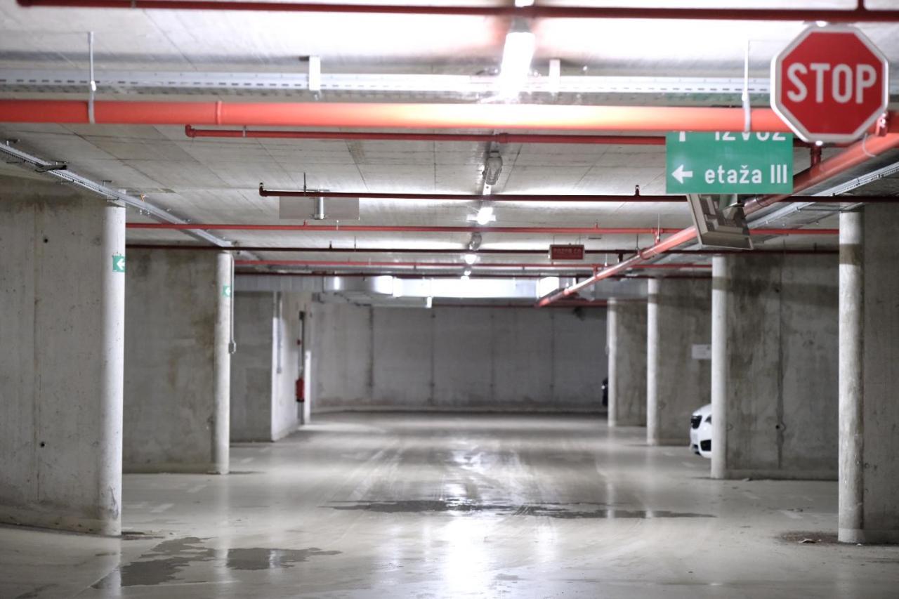 Central Apartment Maister คราน ภายนอก รูปภาพ